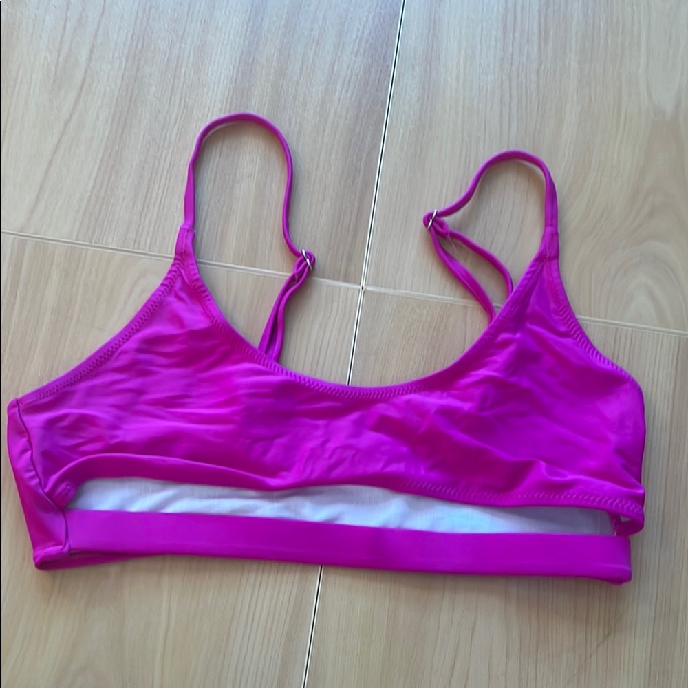Be Wicked XL pole dance or swim top with peekaboo underboob cutout